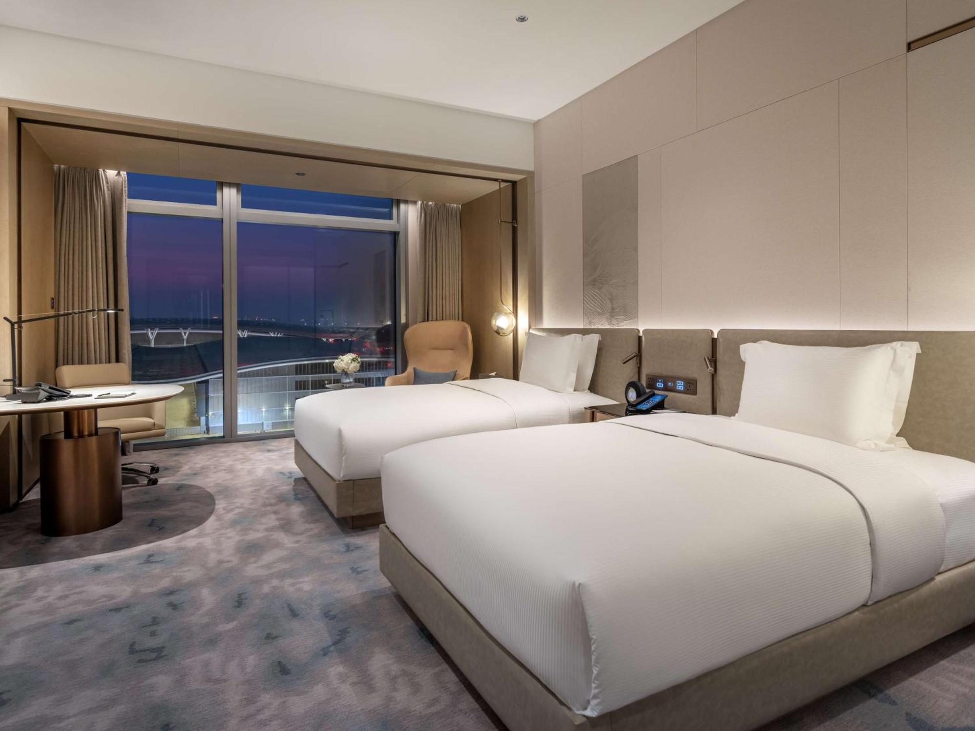 Hilton Shenzhen World Exhibition & Convention Center - Only 5 Minutes' Walk To Wecc Hotel Exterior photo