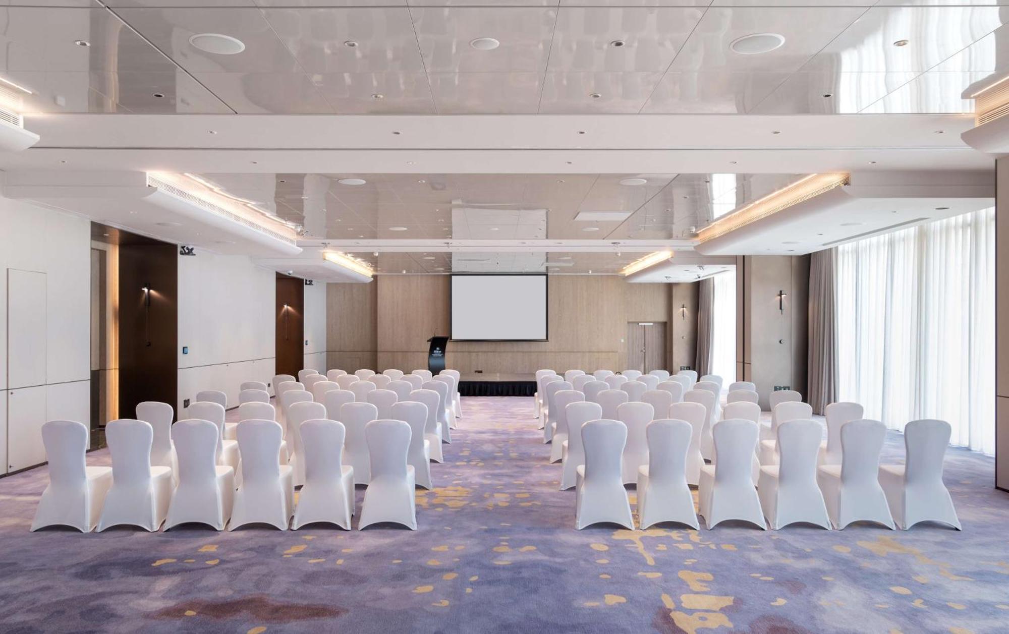 Hilton Shenzhen World Exhibition & Convention Center - Only 5 Minutes' Walk To Wecc Hotel Exterior photo
