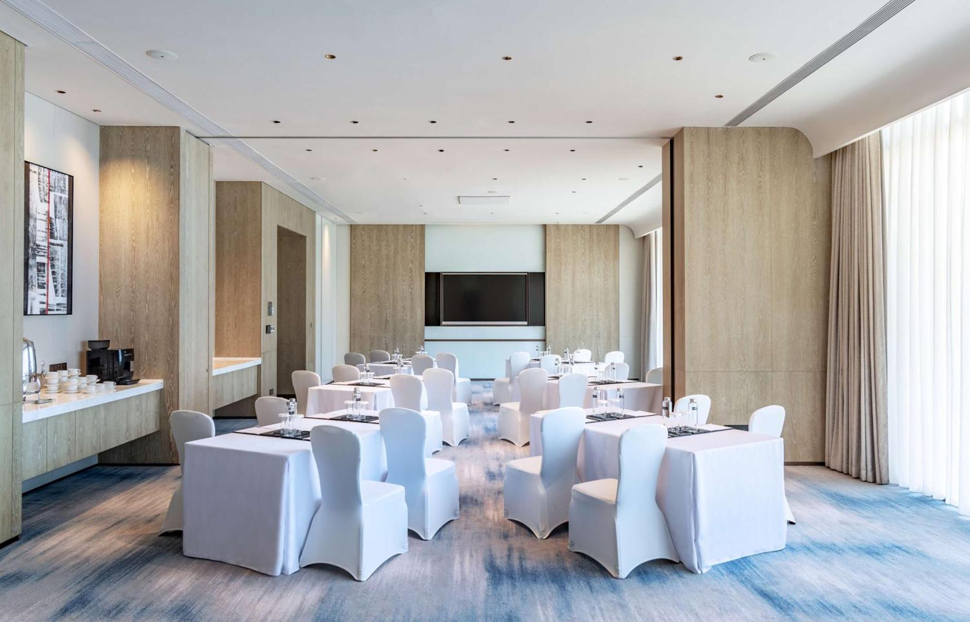 Hilton Shenzhen World Exhibition & Convention Center - Only 5 Minutes' Walk To Wecc Hotel Exterior photo