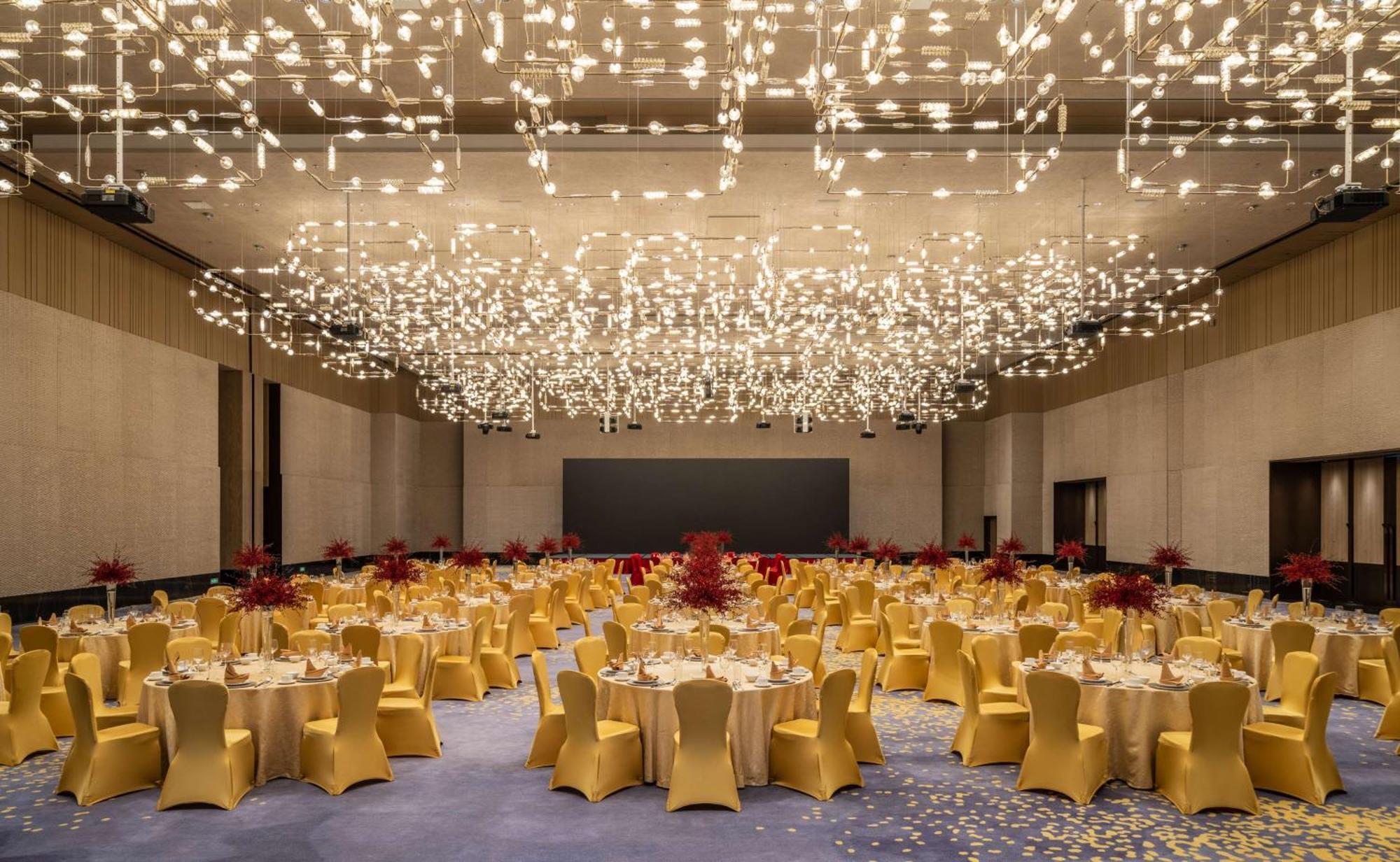 Hilton Shenzhen World Exhibition & Convention Center - Only 5 Minutes' Walk To Wecc Hotel Exterior photo