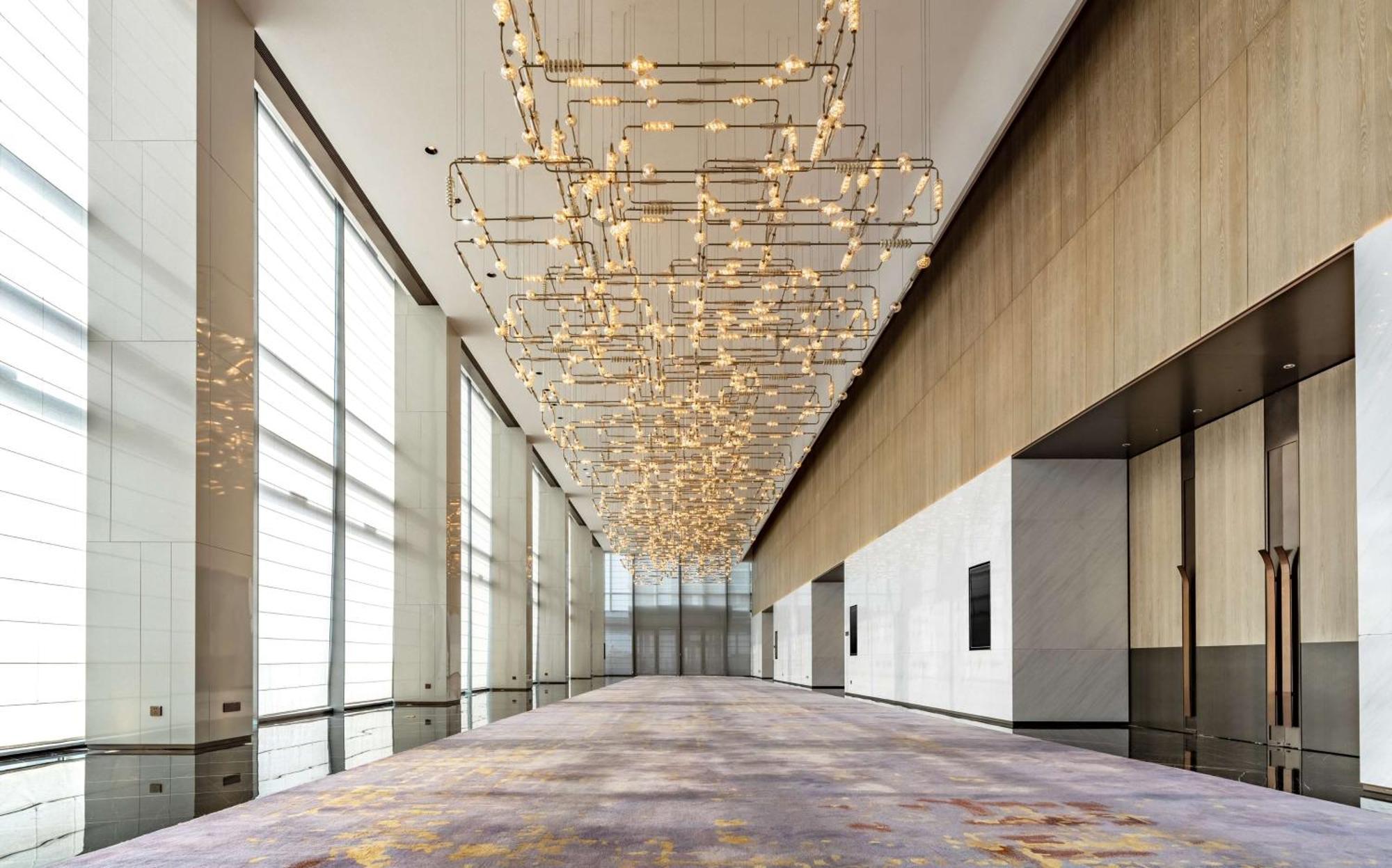 Hilton Shenzhen World Exhibition & Convention Center - Only 5 Minutes' Walk To Wecc Hotel Exterior photo