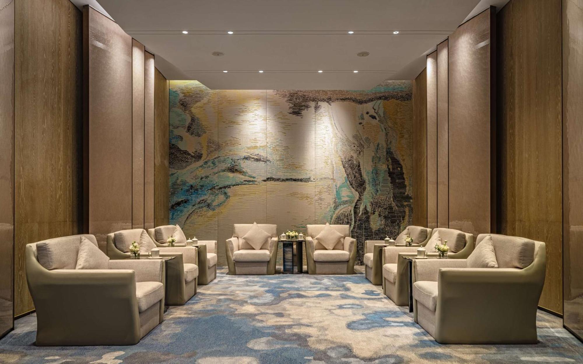 Hilton Shenzhen World Exhibition & Convention Center - Only 5 Minutes' Walk To Wecc Hotel Exterior photo